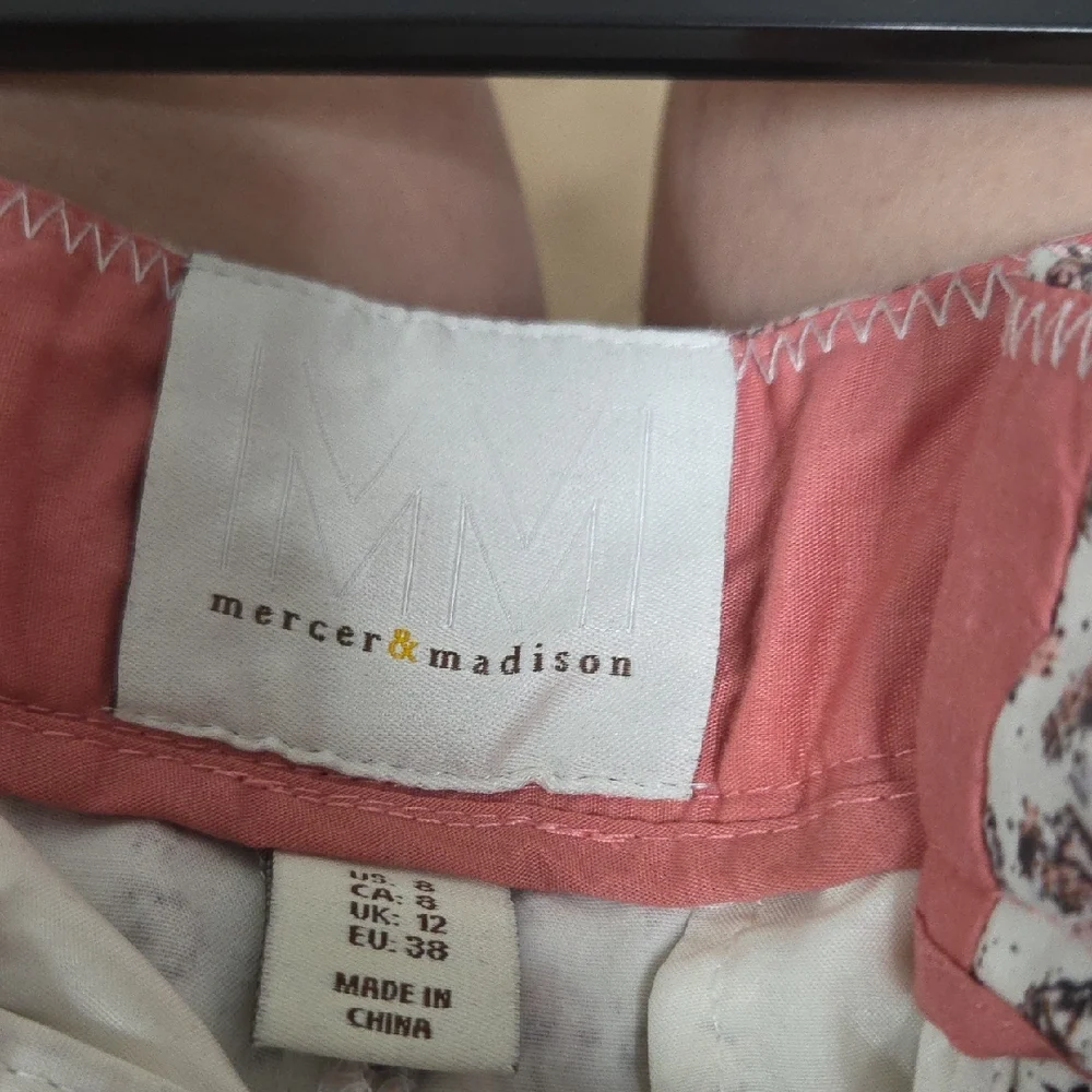 Mercer & Madison Pink and White Short Size 8